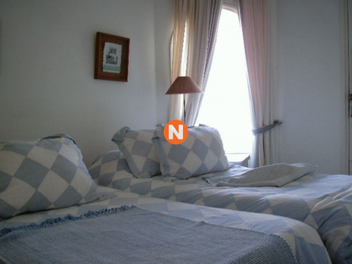 Casa En Venta Sobre El Mar, Con Vista Al Mar En Venta José Ignacio, 5 Dormitorios.- Ref: 205684