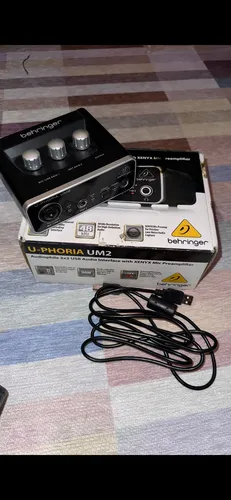 Interfaz De Audio Behringer U-phoria Um2 Negra (Usado)