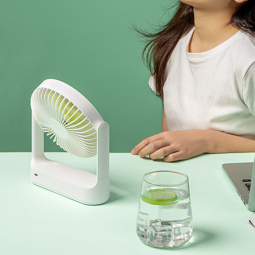 Ventilador De Escritorio Recargable Multifuncional Con 4 Vel