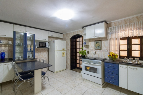 Casa Térrea Com 3 Dormitórios À Venda, 223 M², Vila Galvão, Guarulhos - Sp