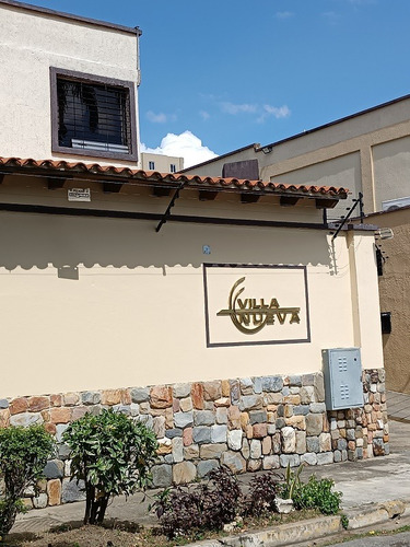 En Venta Town House En Naguanagua Residencias Villa Nueva. St