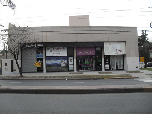 Imagen 1 de 10 de Hermoso Local Comercial, Excelente Ubicacion