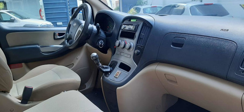Hyundai H1 2.5 Premium 1 Mt 2011
