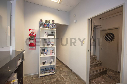 Venta Oficinas + Depósito + Cocheras - Financiación