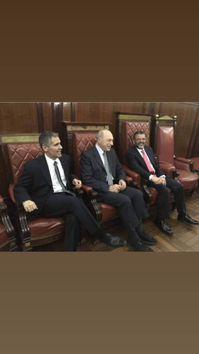 Imagen 3 de 5 de Abogado