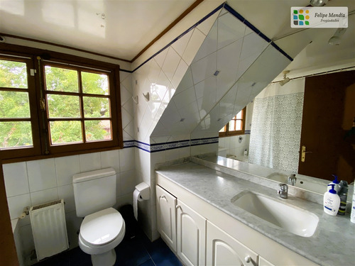 Casa En Arriendo De 6 Dorm. En Las Condes