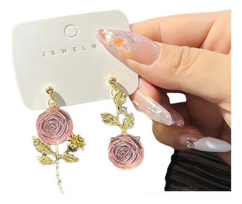 Aretes De Flores Asimétricas Con Color Dorado De Acero