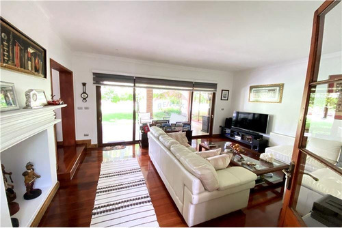 Imagen 3 de 18 de Casa Principal + Casa De Invt. Brisas De Chicureo