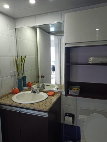Imagen 7 de 12 de Comodo Apartamento Para Alquiler Vacacional Lecheria Frente A Playa Lido R. Mar De Leva
