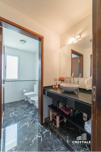 Imagen 14 de 30 de Excelente Casa 2 Plantas, 4 Dormitorios En Venta, Piscina, Parque - Cadaques (funes Hills)