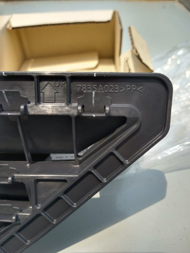 Rejilla Ventilación Trasero Mitsubishi Mirage 14-19 (Usado)