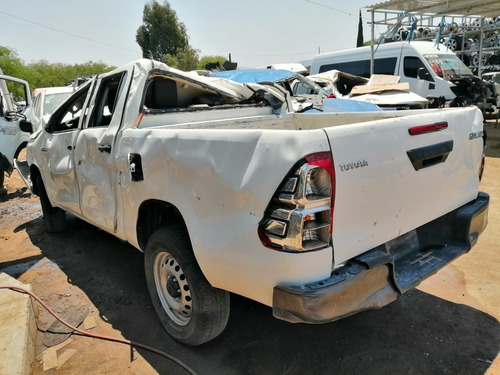 Imagen 4 de 12 de Desarmo Toyota Hilux Diésel 4x4 Año 2018 Estándar Por Partes