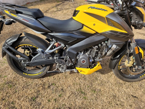 Imagen 3 de 5 de Bajaj Rouser Ns 200