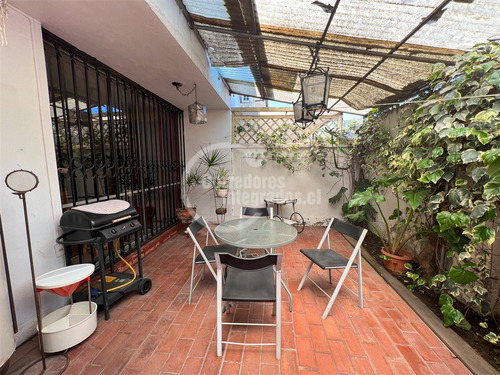 Casa En Venta De 4 Dorm. En Las Condes