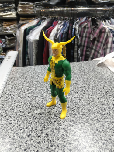 Marvel Loki, Hasbro Retro, 3.75 Pulgadas!! (Usado)