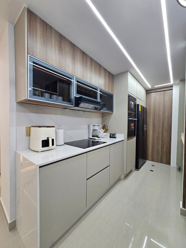 Venta De Moderno Apartamento En Resd. Aspen En La Ubr La Trigaleña Cod Dc25707