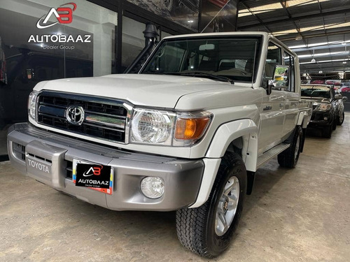 Imagen 2 de 12 de Toyota Macho Pick Up Hembra Land Cruiser Sincronico 4x4