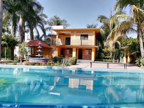 Alberca Grande Chapoteadero Palapa 1000 Mts Jardin Juegos
