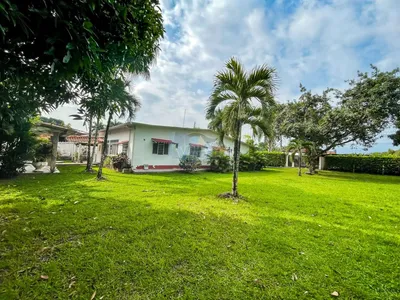 Lote y casalote en venta