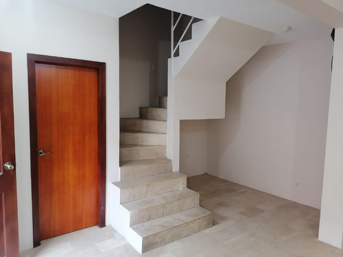 En Venta Bonita Casa-2 Pisos! Mucho Lote1, Cerca Al Mall Del Norte!!