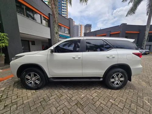Toyota Fortuner 2.4 Sr Dsl 4x2 Aut 2020