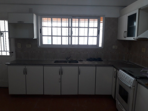 Imagen 5 de 14 de Dúplex De 4 Ambientes 2 Baños 1 Tualet , Vestidor/cochera .