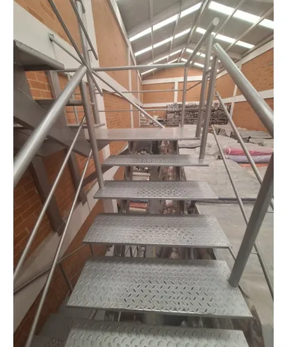 Bodega En Venta, Barrios Unidos, Sobre Vía Principal