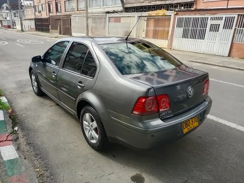 Carro Familiar Versión Top De Gama Enllantado Negociable