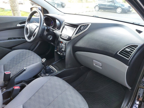Imagem 12 de 15 de Hyundai Hb20s 1.6 Comfort Plus 16v