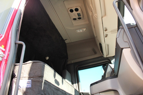 Imagem 9 de 15 de Scania R450 6x2 Vermelho 2021