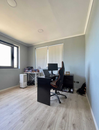 Casa Con 5.000 M2 De Terreno Con Piscina (82768)