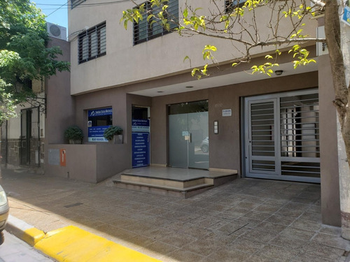 Imagen 11 de 17 de Local Comercial Muy Bien Ubicado - Zona Macrocentro