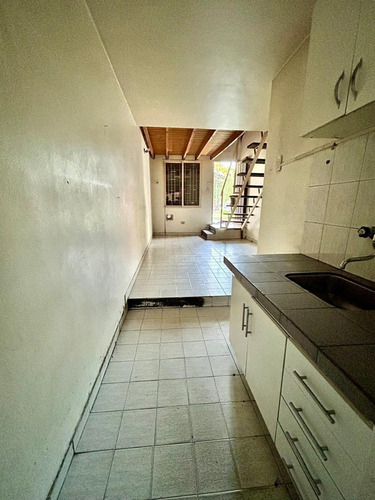 Duplex 2 Ambientes Con Patio, A Remodelar
