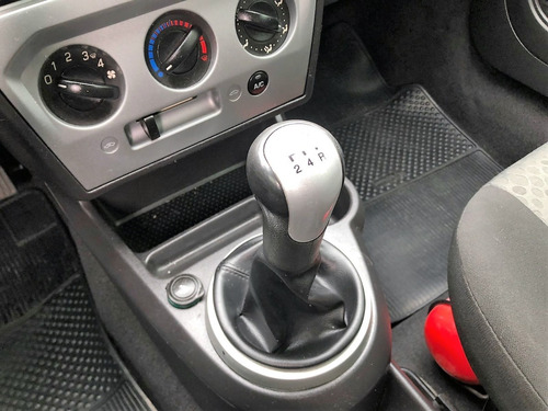 Imagem 16 de 18 de Ford Fiesta Se 1.6 2014 Completo Flex