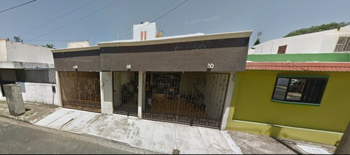 Casa En Venta, Frac. Floresta, Veracruz, Veracruz. 4 Recamaras, 3 Baños, 2 Estacionamientos. ¡¡¡ Remate Bancario !!! -jmjc9