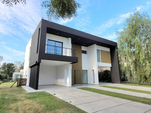 Casa En Venta Barrio Principado Canning