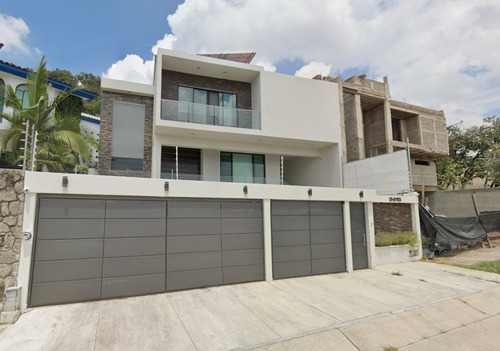 Casa En Venta, Recuperación Bancaria, Col. Bugambilias, Zapopan, Jalisco. Laab2
