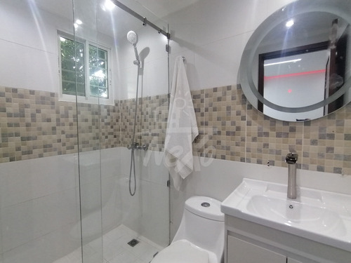 Venta De Apartamento Remodelado Residencial Con Amenidades, Santiago (jpa-250)