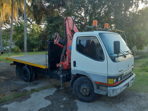 Imagen 4 de 5 de Alquiler De Camión Con Brazo Articulado