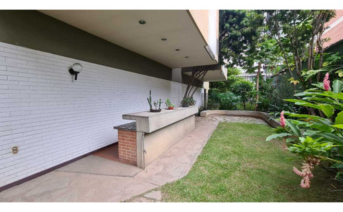 En Venta Apartamento 101m2 1h Más Estudio 2b 1p Altamira