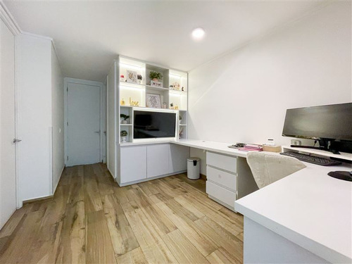 Departamento En Venta De 3 Dormitorios. En Las Condes