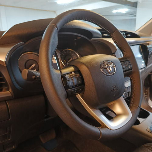 Toyota Hilux 2020 Plateada *kl*