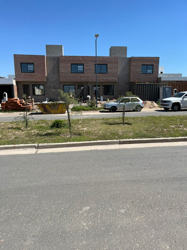 Vendo Duplex En Construcción | Docta Av | 2 Dorm.