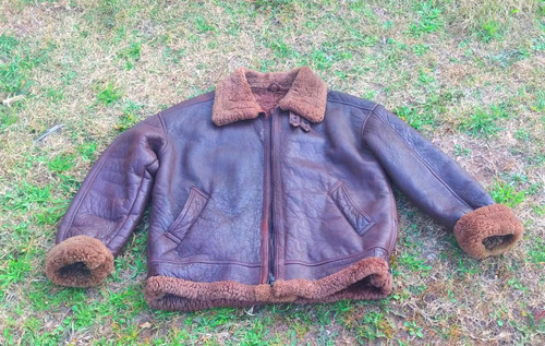 Campera De Cuero Con Corderito