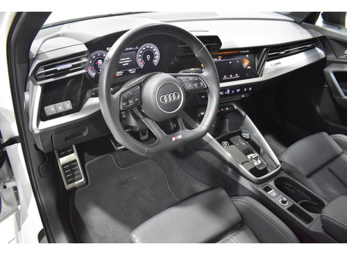 Audi A3 2.0 40 TFSI MHEV SEDAN PERFORMANCE BLACK S-TRONIC