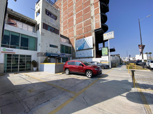 Local Comercial En Renta Zona Plateada. Oficina, Consultorio Y/o Comercio. Frente A Sectur.