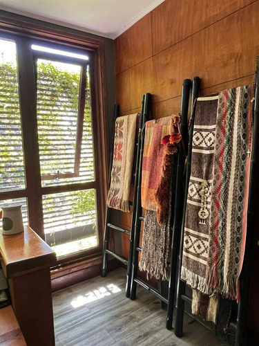 Casa En Venta De 4 Dorm. En Pucón