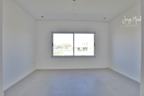 Casa Interno #100-200 - San Sebastian - Area 2 - 875m2 #id 661