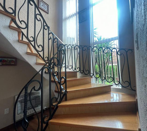 Venta De Casa En Fraccionamiento San Carlos En Metepec