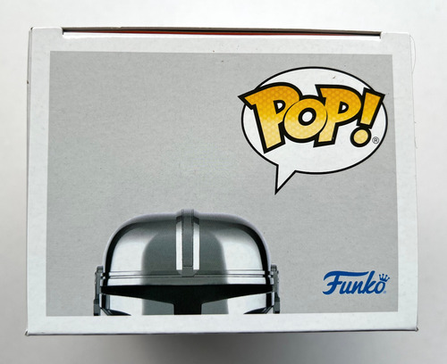 Funko Pop Mandalorian Holding Grogu Pin Chrome 402 Exclusivo